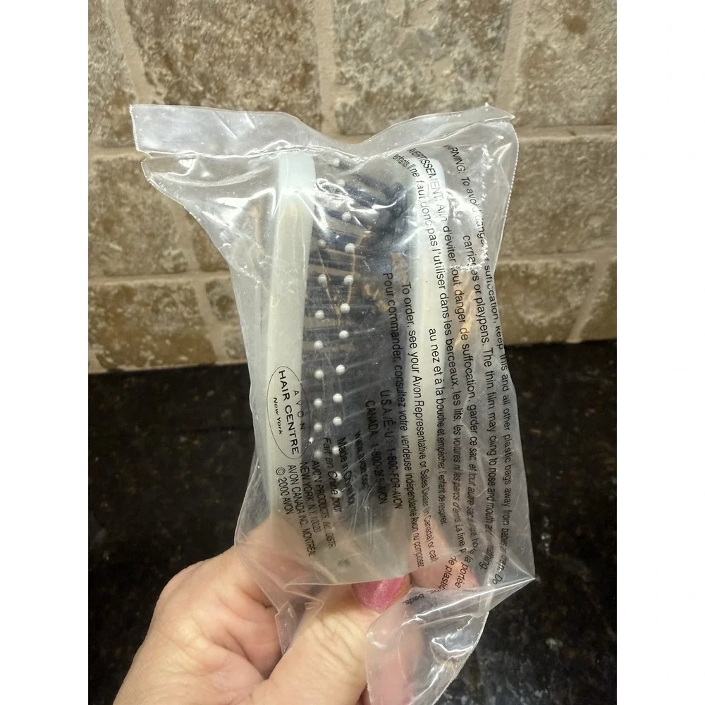 AVON ADVANCE TECHNIQUES FOLDING TRAVEL BRUSH NOS SEALED STYLING TOOL